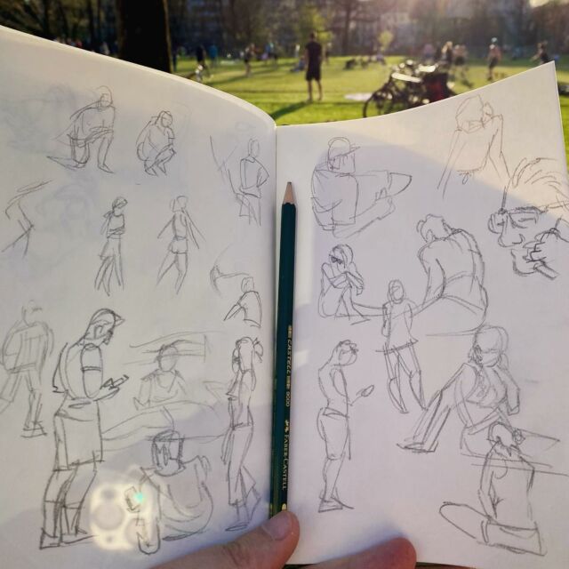 Evening sketching in the park 😎
I decided to finally fill up my old sketchbook, which I‘ve been neglecting for many years 😅
.
.
.
#parksketching #lifedrawing #drawfromlife #parklife #peoplesketching #artgraz #plainair
